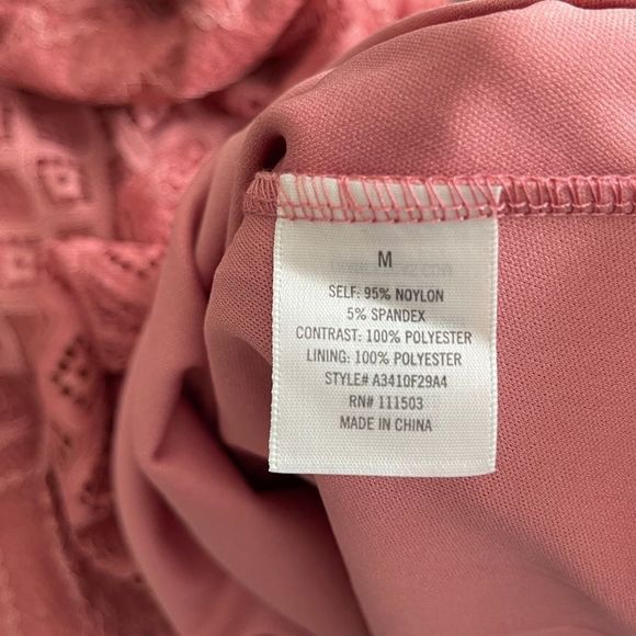 Mi Ami (Francesca) Rose Color Laced Halter Midi Dress NWT size Medium - Picture 6 of 6